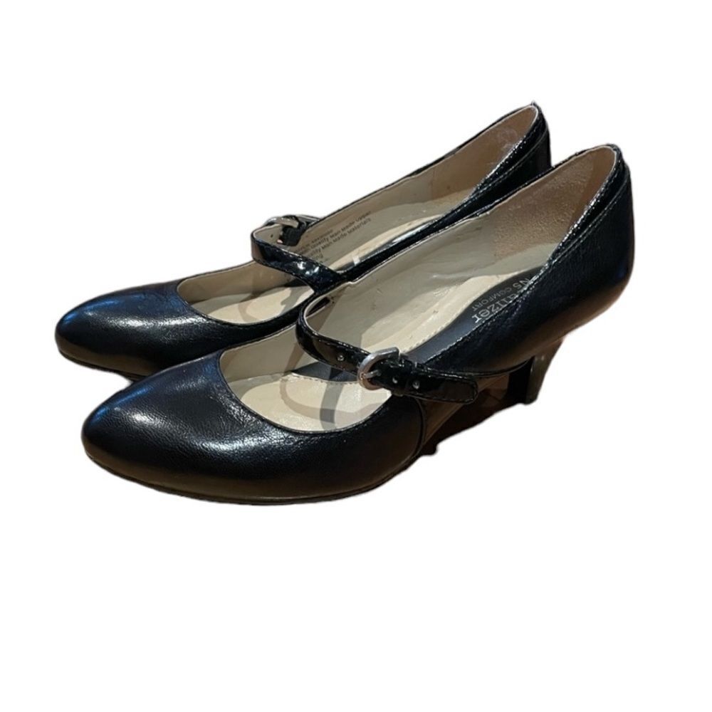 ‎Used Naturalizer size 5.5 heeled shoes